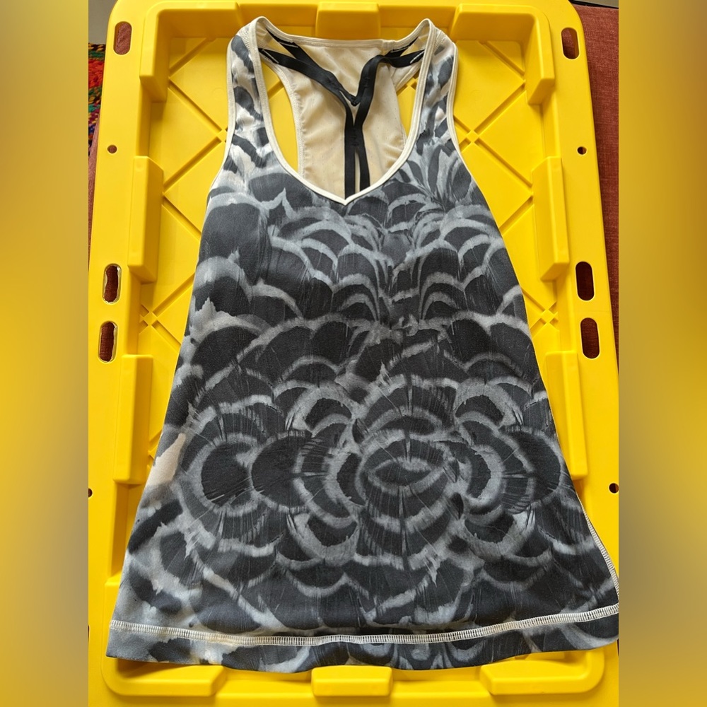 Lululemon yoga tank top.